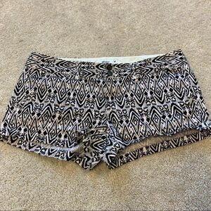 American Eagle outfitters black and white shorts 8